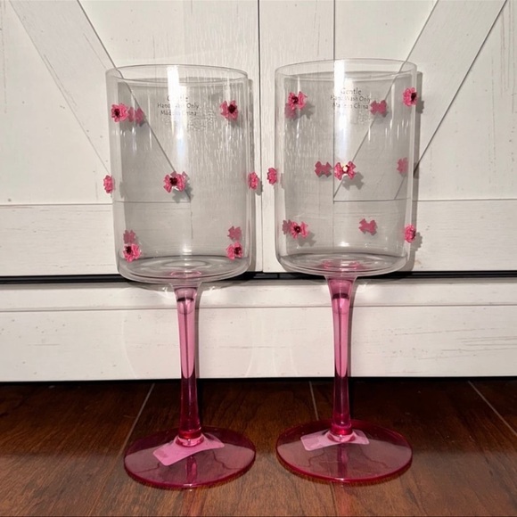 Viral Pink Rhinestone Bow Wine Glasses